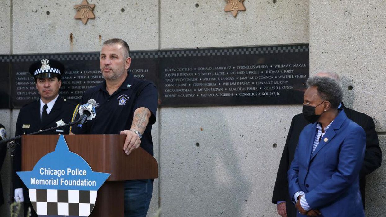 'Hold the line': Chicago police union head urges officers to defy Mayor Lightfoot's COVID vaccine mandate, threatens 50% fewer cops this weekend