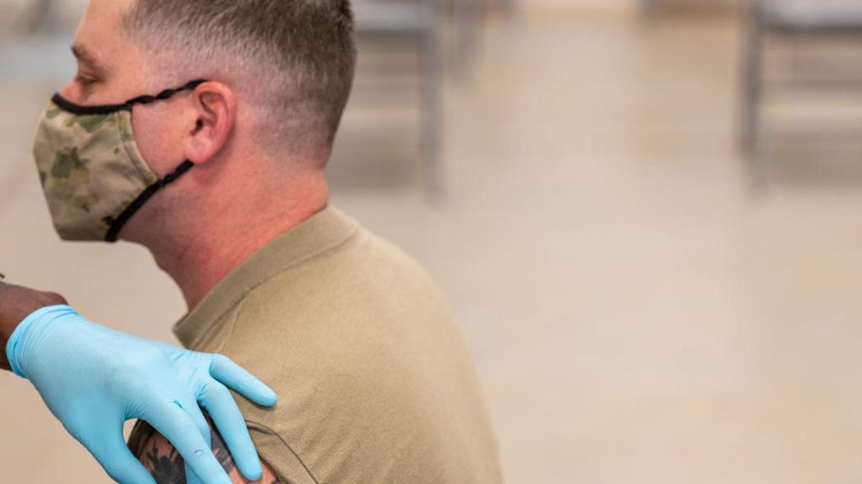 Horowitz: What will Gov. Abbott do with vax mandate in the Texas National Guard?