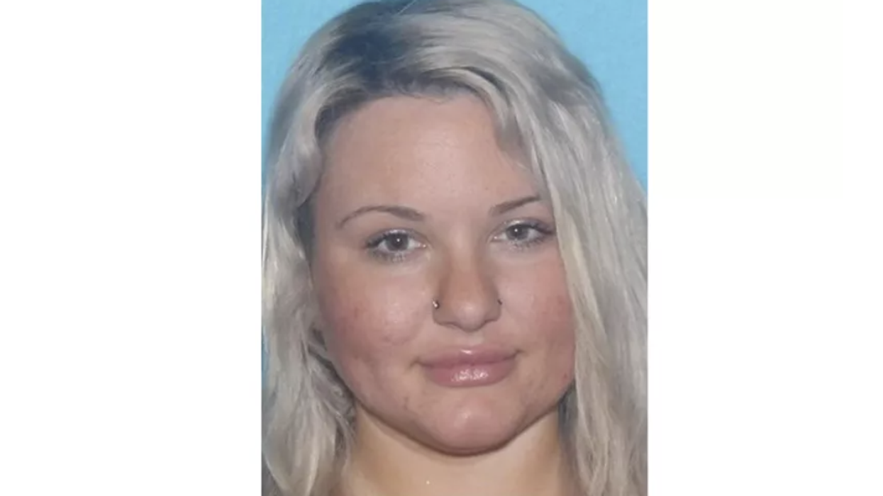 How a hairstylist allegedly used Tinder to try hiring hit man to murder her cop ex-boyfriend and his teen daughter