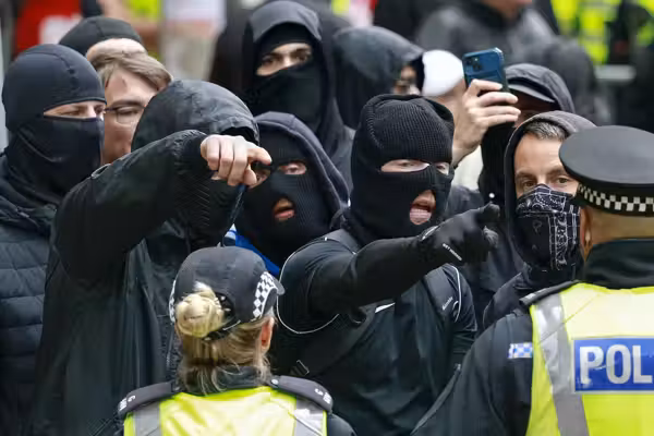 Hundreds of masked Britons block port where illegal boat migrants arrive: 'STOP the boats!'