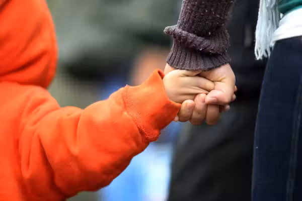 Husband and wife intervene after seeing Florida mom discipline 4-year-old son — then police arrest the couple