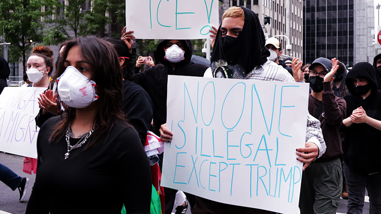 Anti-ICE protester mocks mother for trying to go to work | Blaze Media