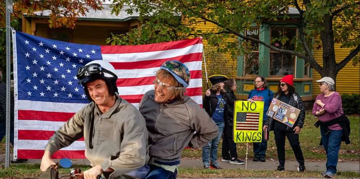 I’m with stupid: ‘Dumb and Dumber’ star plays pea-brained protest song I’m with stupid: ‘Dumb and Dumber’ star plays pea-brained protest song