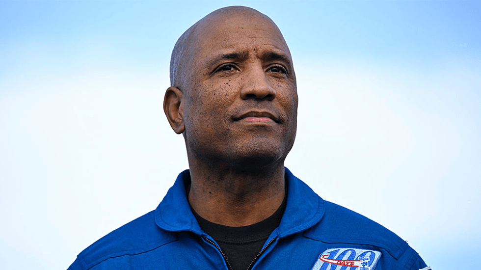 'I wanted to thank God in public': Fighting tears, Victor Glover gives legendary speech on return to Earth