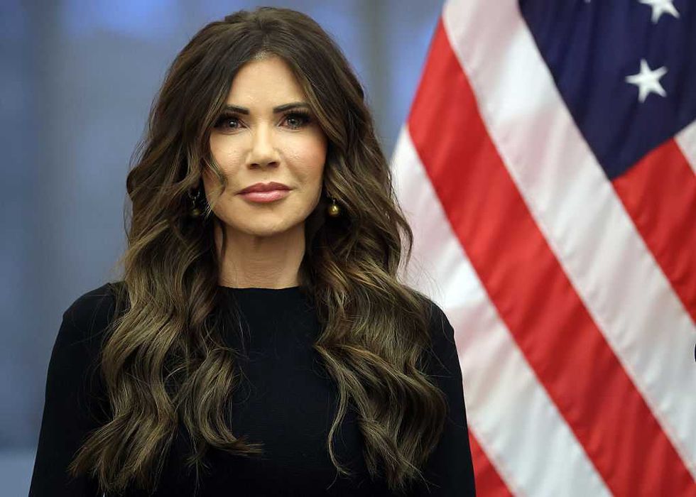 'If they don't ...' DHS doubles self-deport bonus — and warns those illegal aliens who don't 'take advantage of this gift'