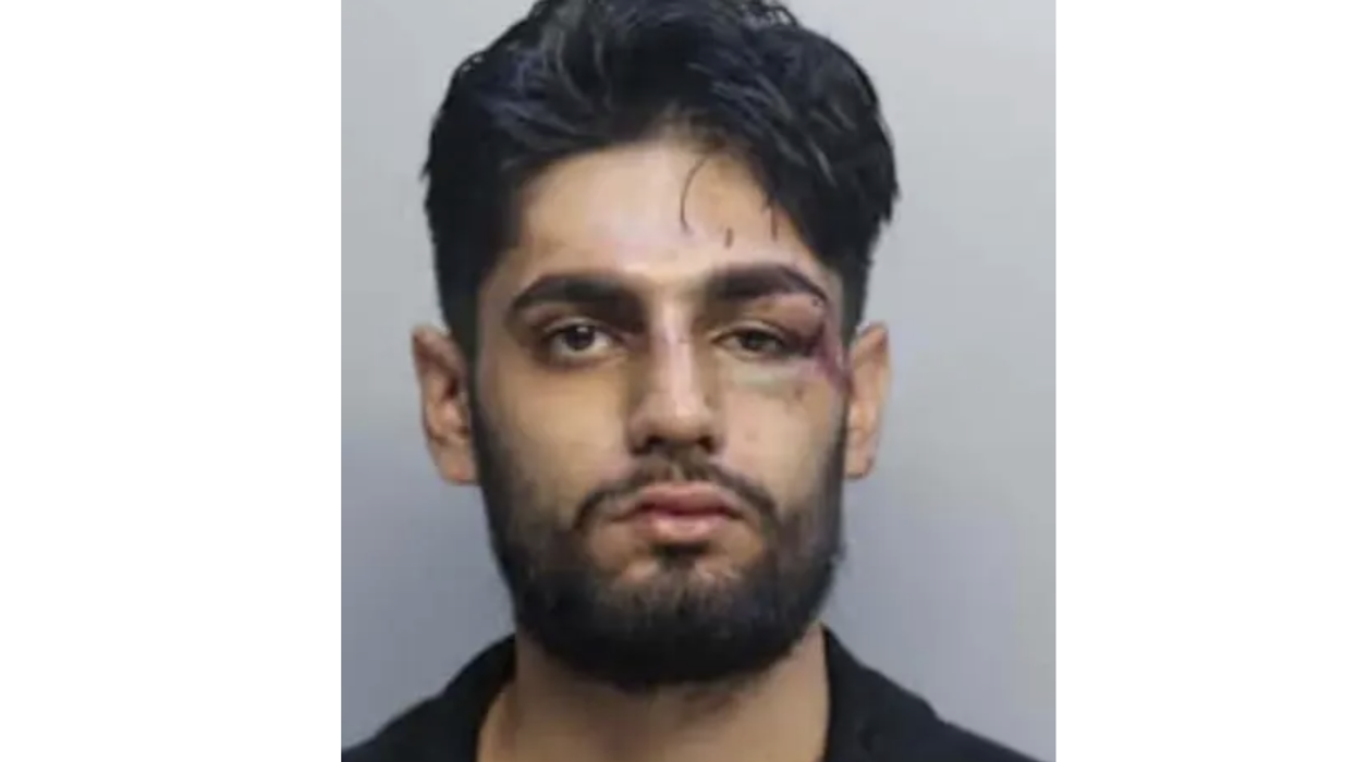 'If you challenge me, it will result in your death': Watch fists fly on Frontier flight as passenger gets pummeled 'If you challenge me, it will result in your death': Watch fists fly on Frontier flight as passenger gets pummeled