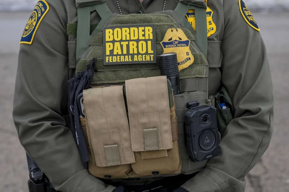Illegal alien with a badge impersonates Border Patrol agent to disrupt mission — even calls in 'reinforcements'