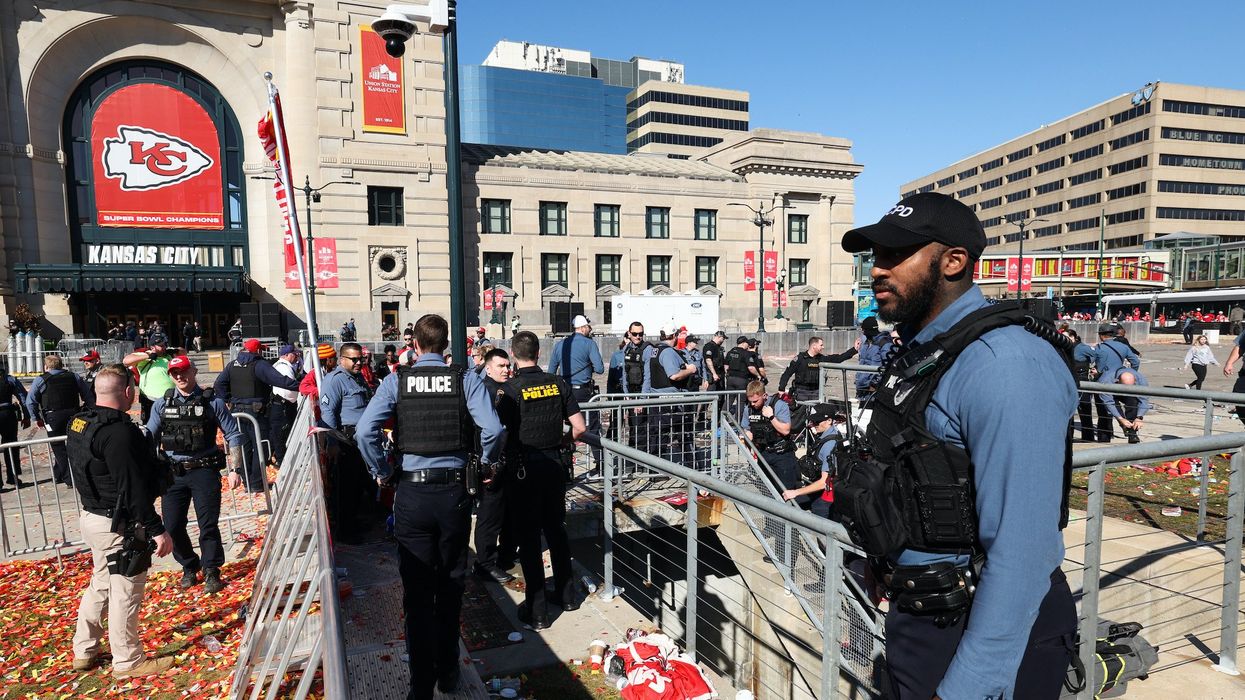 Chiefs fans flee in terror after shooting erupts at Kansas City championship parade; 1 dead, at least 9 injured
