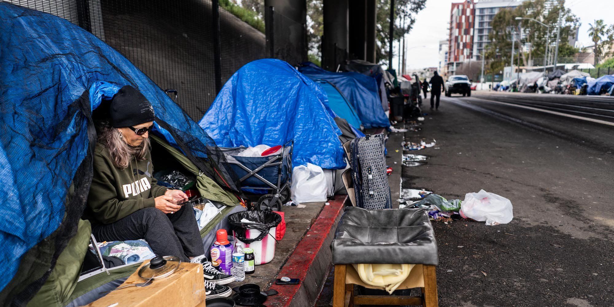 California mayor says 94% of homeless people refuse help because of addiction and mental illness - Vimarsana News