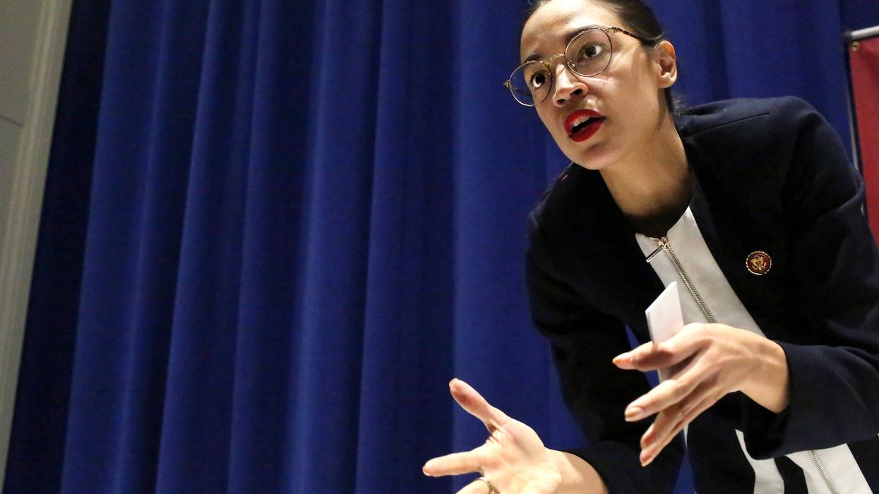 Photographer proves AOC was badly mistaken about the alleged 'glamour shot' of Hope Hicks in the NYT