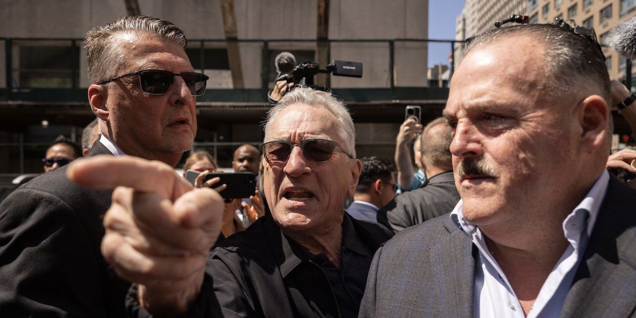 Robert De Niro's onscreen tough-guy persona appears to emerge amid verbal fisticuffs with Trump supporters in NYC - Vimarsana News
