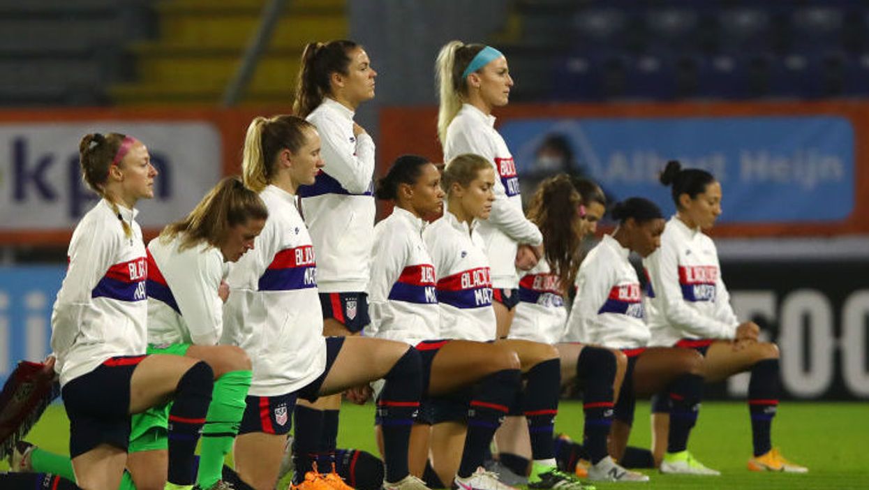 US women's soccer team wear 'Black Lives Matter' uniforms, protest national anthem in Europe