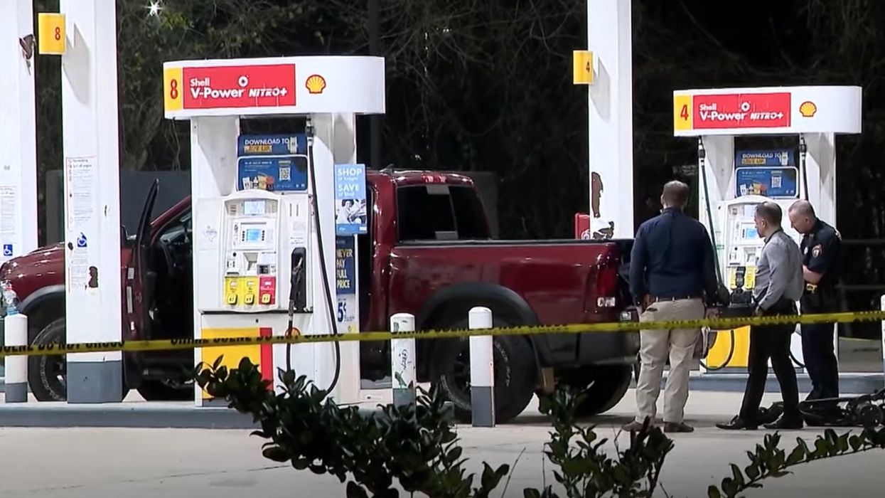 Teenager tries to steal gun from gun seller at gas station meet up and ends up dead, police say