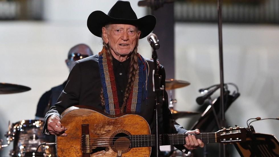 TX-Sen: Willie Nelson headlines rally for Beto O'Rourke and some fans are downright mad