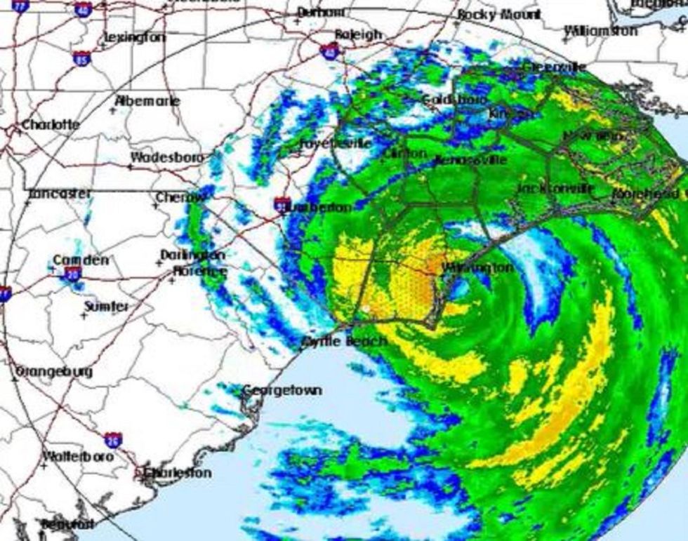 Hurricane Florence hits: 4 dead in North Carolina, hundreds of thousands without power