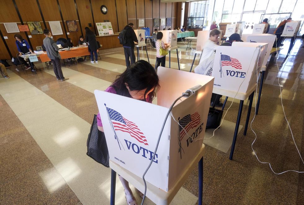 Stunning new poll reveals drastic turn in midterm elections