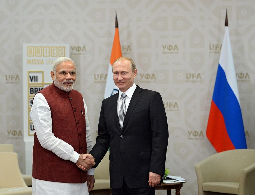 India finalizes weapons deal with Russia, putting it in danger of being hit by US sanctions