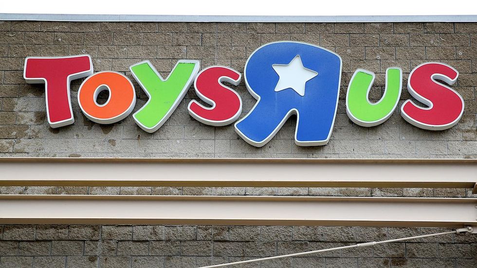 Toys R Us announces possible comeback while former employees continue waiting for payments