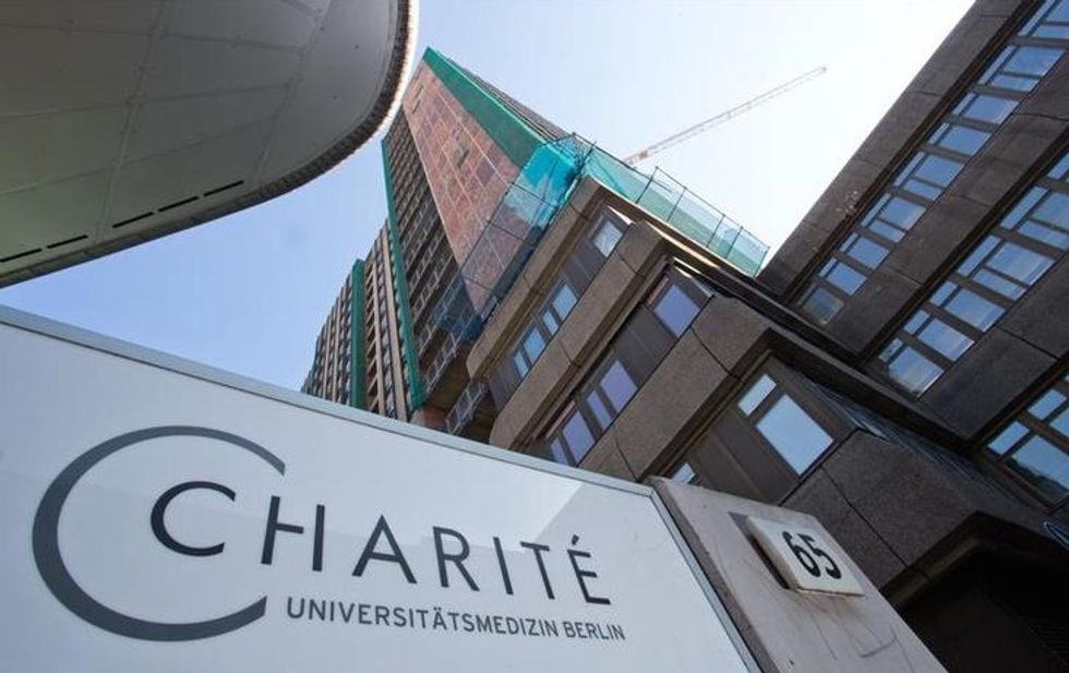Medical Professionals Reveal Why South Korean Infected With Ebola Is Being Treated in Germany