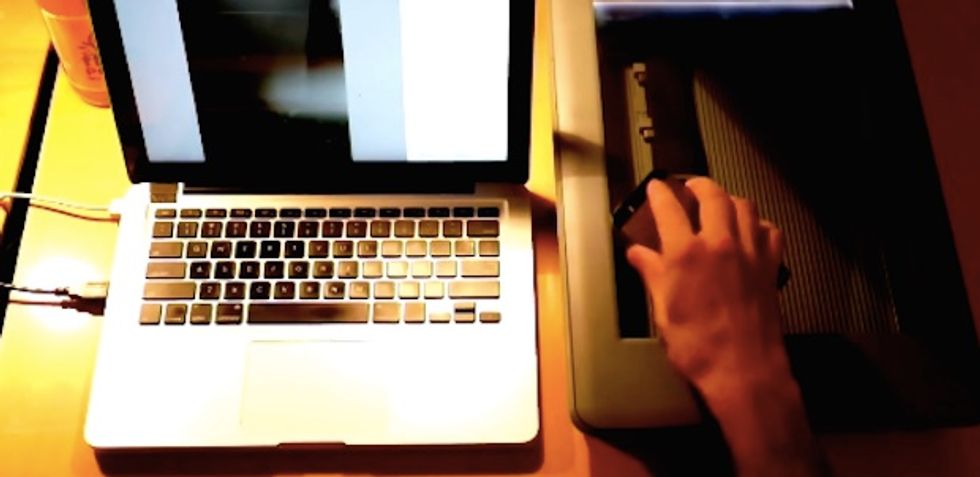Hackers Show How Easy It Is to Steal Your Identity from Selfies