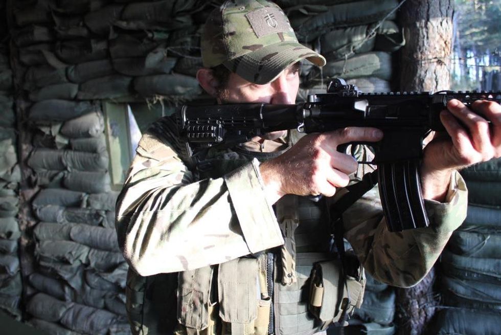 UFC Fighter & Former Army Ranger Sends In-Your-Face Message to Terrorists After Deadly Paris Attack