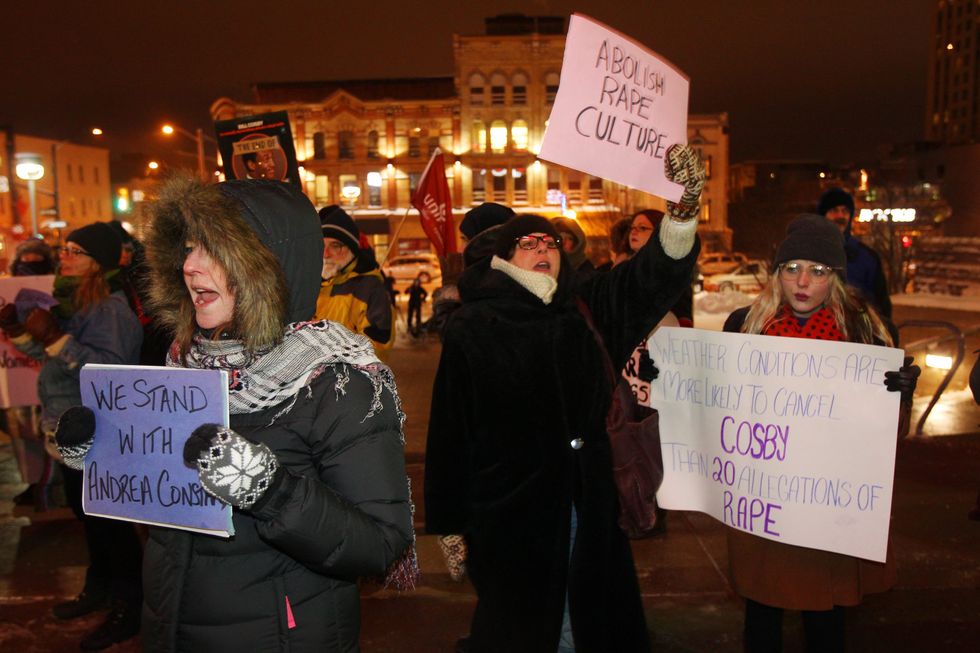 Hecklers Stand Up, Chant These Four Words at Bill Cosby's Canada Show