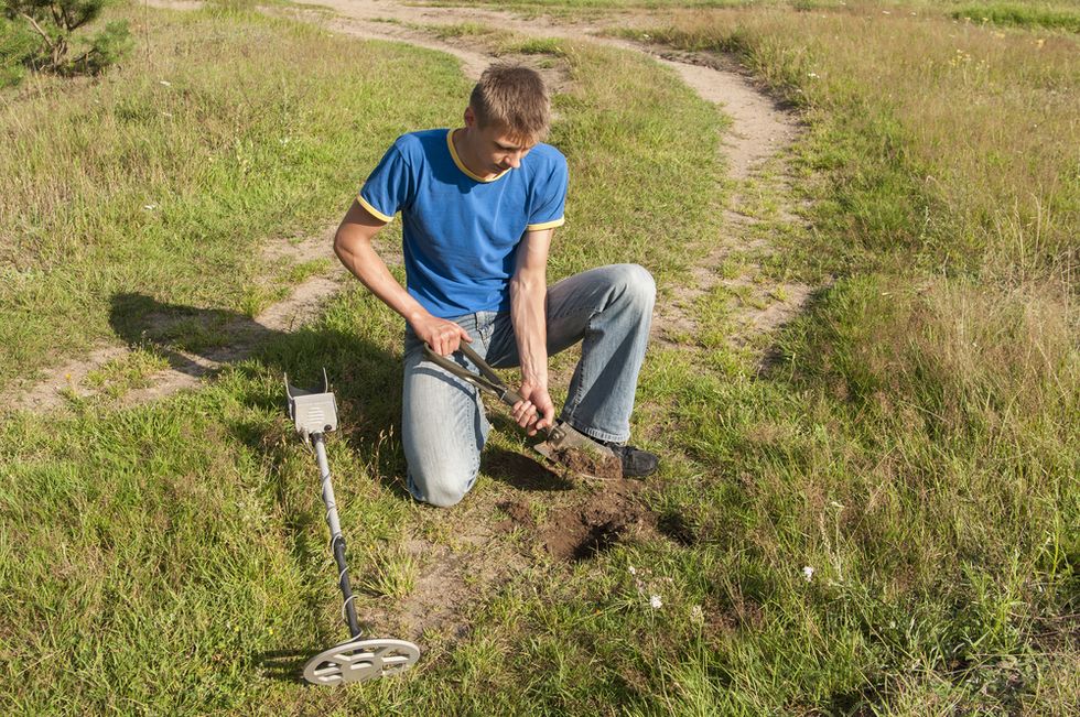 14-Year-Old Was Looking for Scrap Metal With His Metal Detector. What He Found Instead Had His Dad ‘Panicking.’