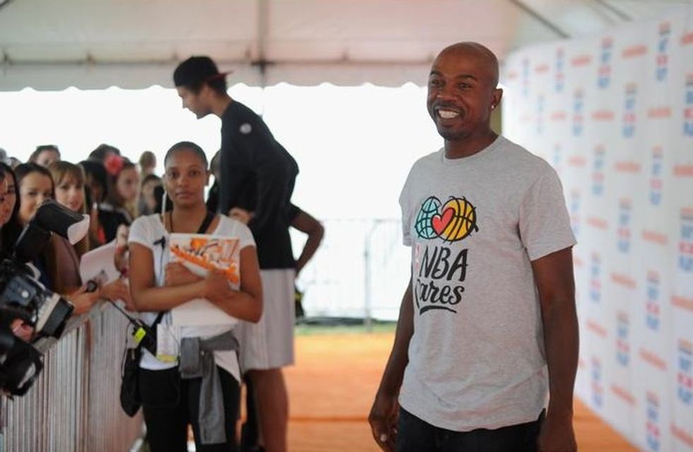There's a Disturbing Reason You Won't Be Seeing Greg Anthony Announce Any More Basketball Games This Season