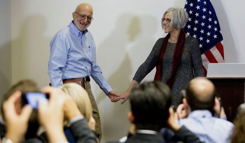 Released Cuba captive Alan Gross will sit with first lady at SOTU