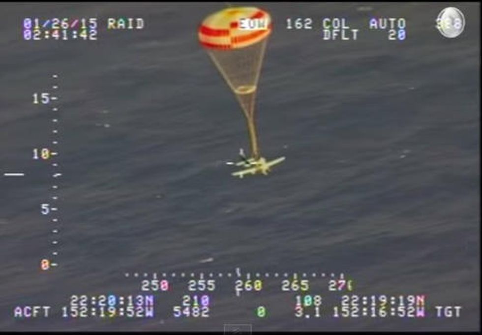 Video: The Incredible Way a Pilot Survived After He Ran out of Fuel Mid-Air Over the Pacific