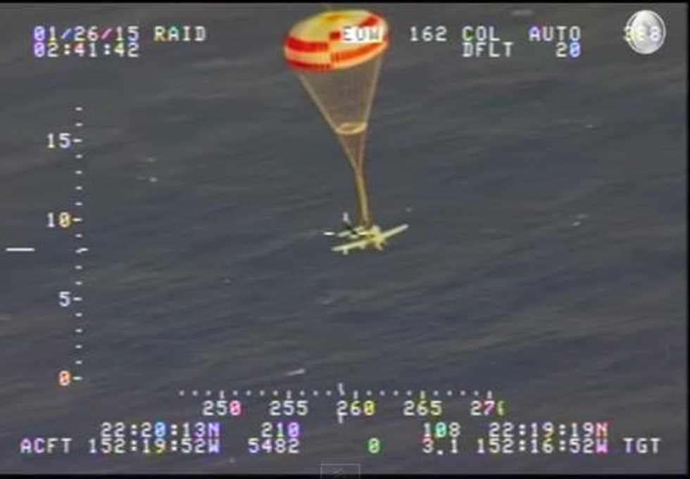 Video: The Incredible Way a Pilot Survived After He Ran out of Fuel Mid-Air Over the Pacific