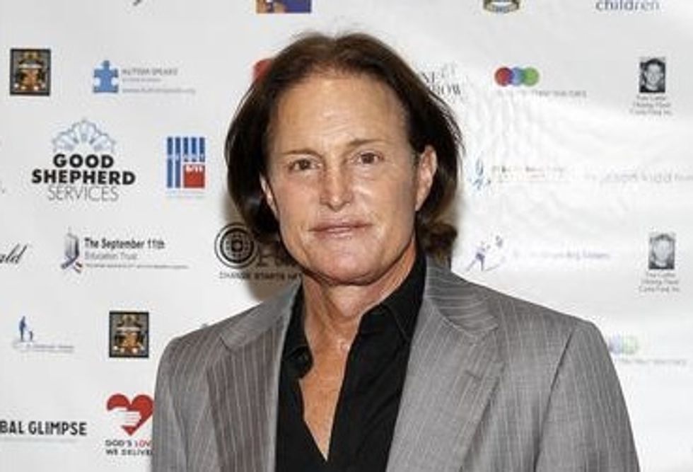 Bruce Jenner Unhurt in Multi-Vehicle Accident, One Dead (UPDATE: Paparazzi Weren't Chasing Jenner, Police Say)