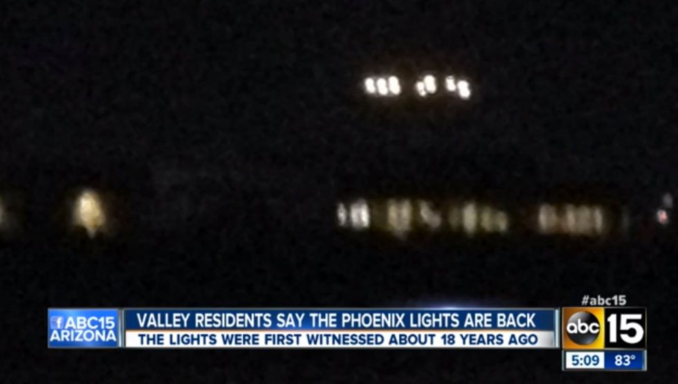 Video: Couple Spots Mysterious Lights Hovering Over the Estrella Mountains in Arizona