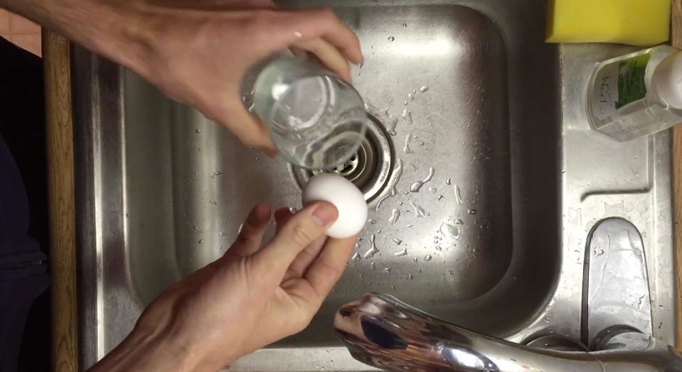 'Wow': This ‘Insane’ Three-Second Trick Makes It Ridiculously Easy to Peel a Hard-Boiled Egg