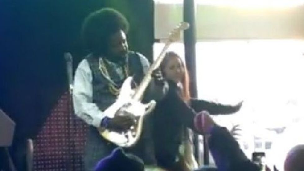 Female Fan Walks on Stage, Starts Dancing — Grammy-Nominated Artist's Next Move Stuns Entire Audience