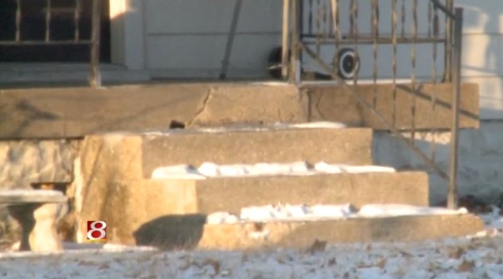 Man, Pregnant Wife Rushing to Hospital Walk Outside, Can't Believe Their Eyes: 'Just Started Crying