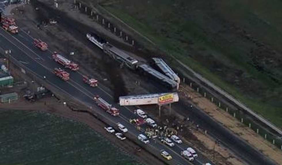 28 People Taken to the Hospital After Commuter Train Collides With ...