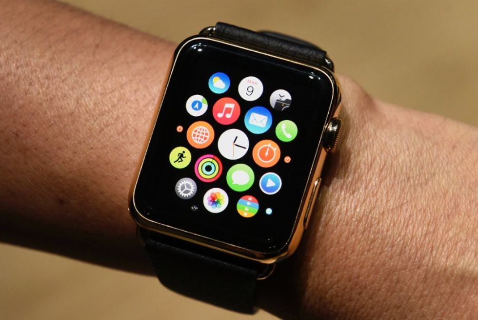 Study Finds a Smartwatch Is More Distracting Than a Cellphone While Driving. Will They Be Banned Next?