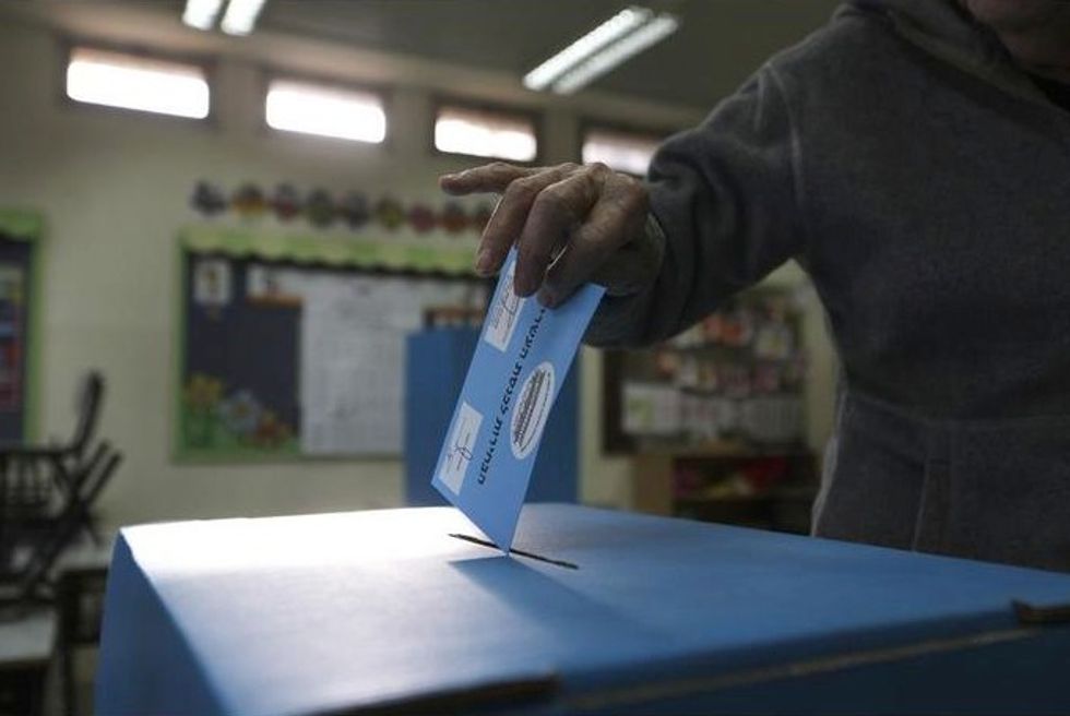 Change and Hope': Netanyahu and His Left-Wing Rival Evoke Obama as They Cast Their Votes
