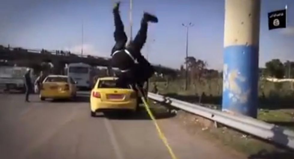 Islamic State Propaganda Video Showing 'Army of Hardness' Doing Drills Also Captures Major Goof