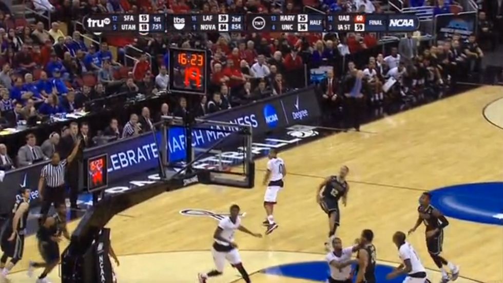 March Madness: Star Cincinnati Player With ‘Anger Issues’ Takes Cheap Shot at Opponent, Cries at Consequence