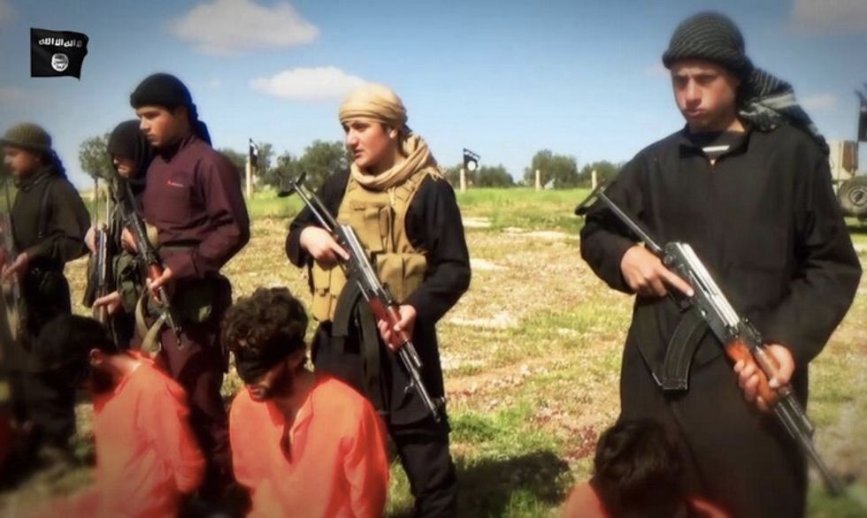 New Video Allegedly Shows Teenage Boys Delivering Captives to Islamic State Terrorists for Group Beheading