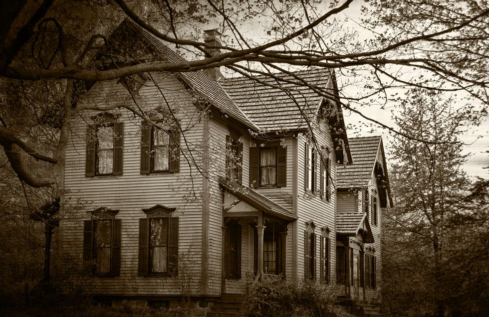 Scientists Have an Idea That Could Explain Why 'Hauntings' Seem to Happen in Old Buildings