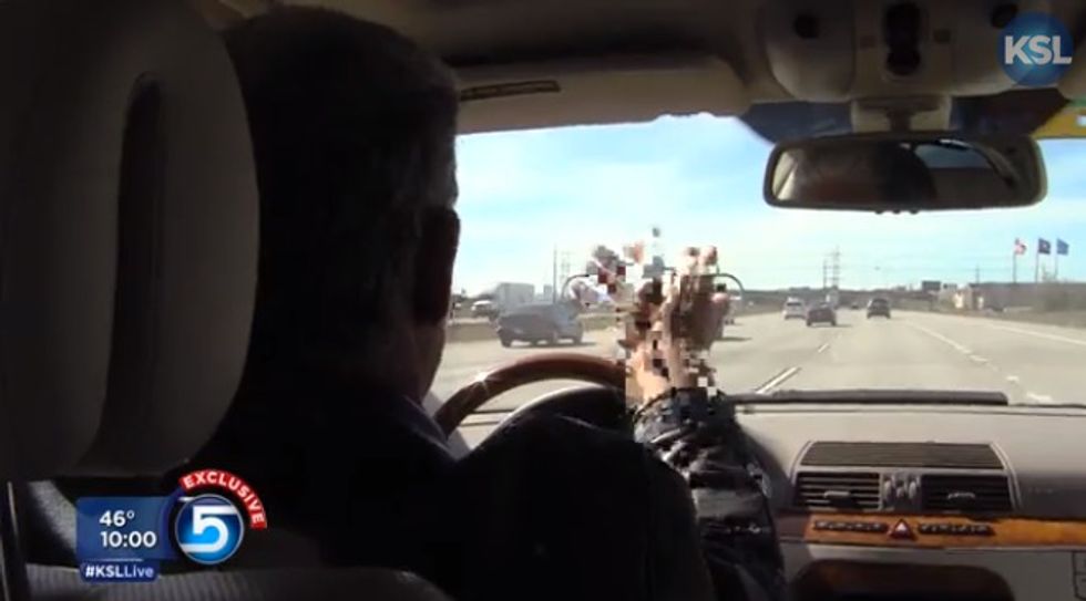 Man Left Astonished at Contents of Large Bag That Fell in Front of Him on Highway: ‘Holy Smokes!’