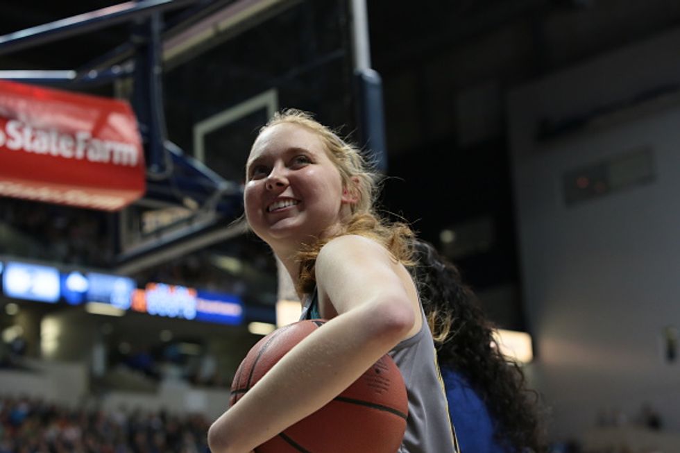Inspirational College Basketball Player Lauren Hill, Who Was Diagnosed With Inoperable Brain Tumor, Dies