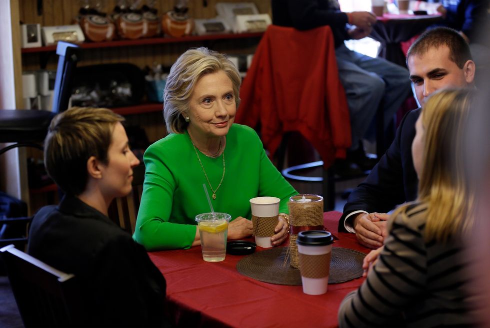 Report: Embarrassing Truth About the 'Everyday' Iowans Hillary Clinton Sat Down With at First Campaign Stop