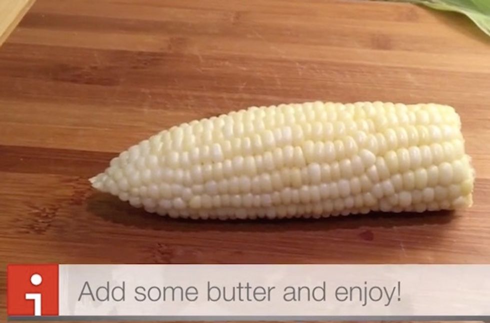 Life hack: Shuck corn on the cob in a way that's so simple, it's crazy
