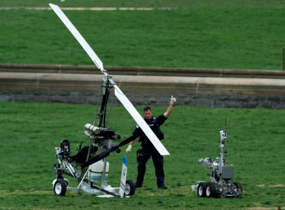 Man Who Flew Gyrocopter Onto U.S. Capitol Lawn Charged, Released