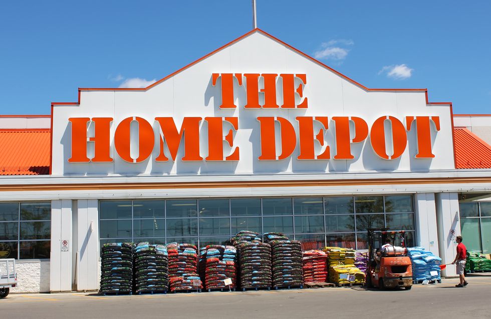 Man Greeted With Surprise When He Looked Inside the Bed of His Truck at Home Depot
