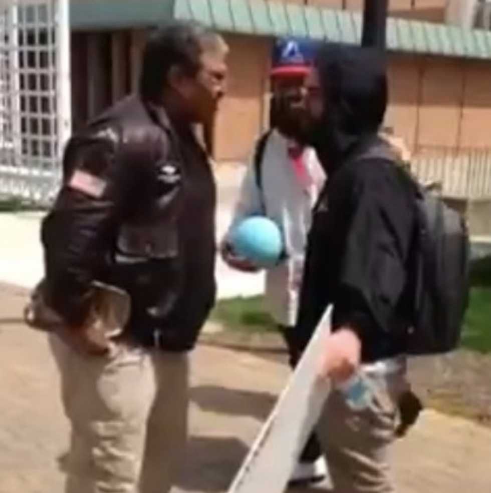 Maggot!': Veteran Goes Off on American Flag Protester Who Just Can't Seem to Look the Vet in the Eye (UPDATED)